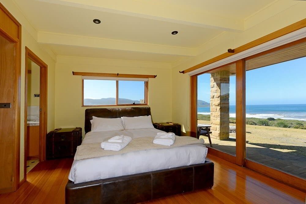 Cloudy Bay Villa – Best Sea Views in Tasmania gallery image 5