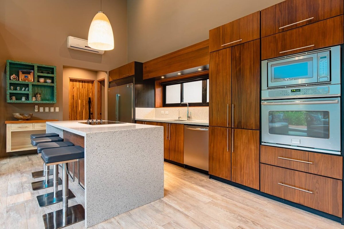 The Island House gallery image 5