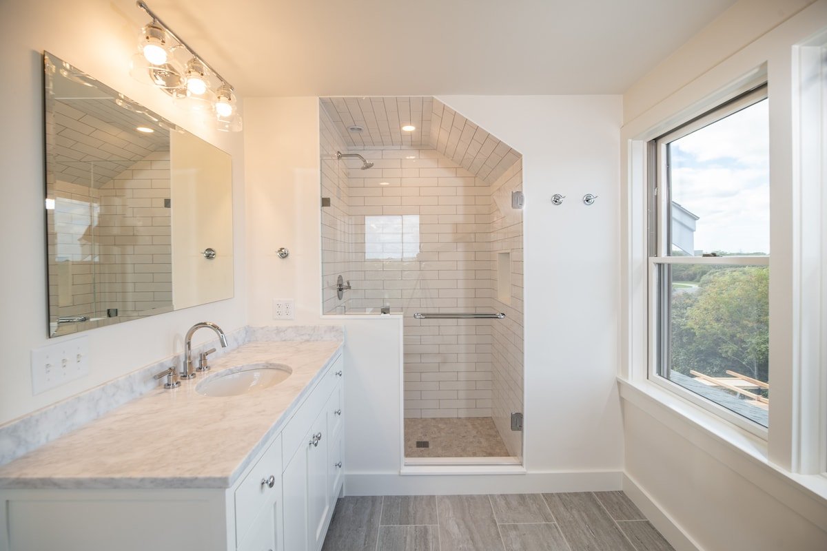 4 bed 3.5 bath, heated pool & spa, ocean views gallery image 3