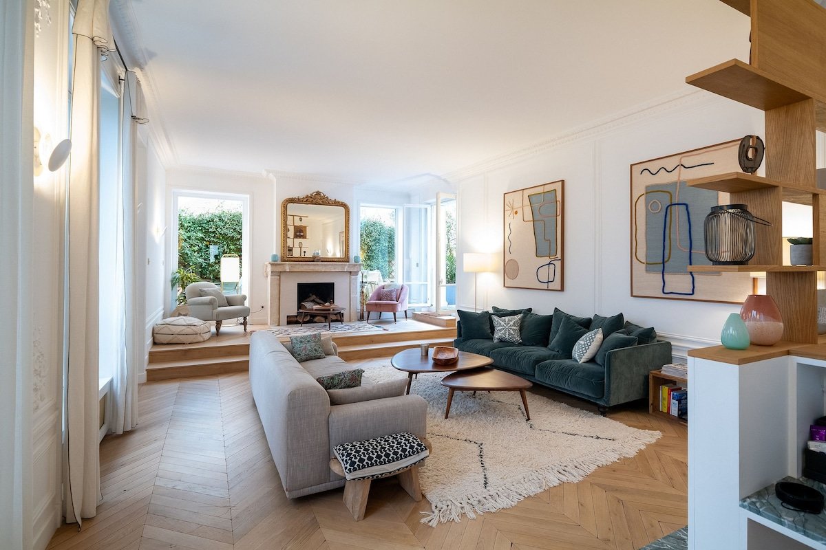 Par032 – Luxury apartment with terrace in Paris 17