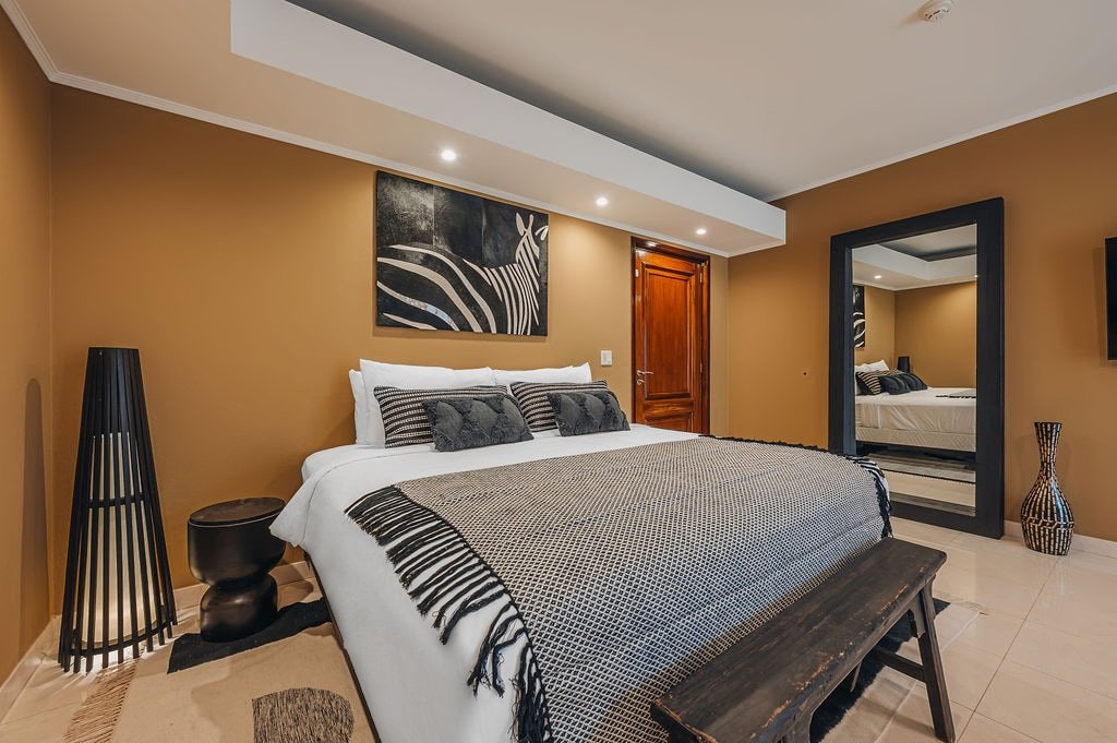 Luxury Villa|2 min Eagle Beach|Gym|Pool |Jacuzzi gallery image 2