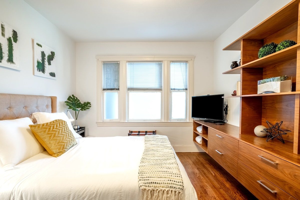 Gorgeous Noe Valley Home with Private Yard gallery image 5