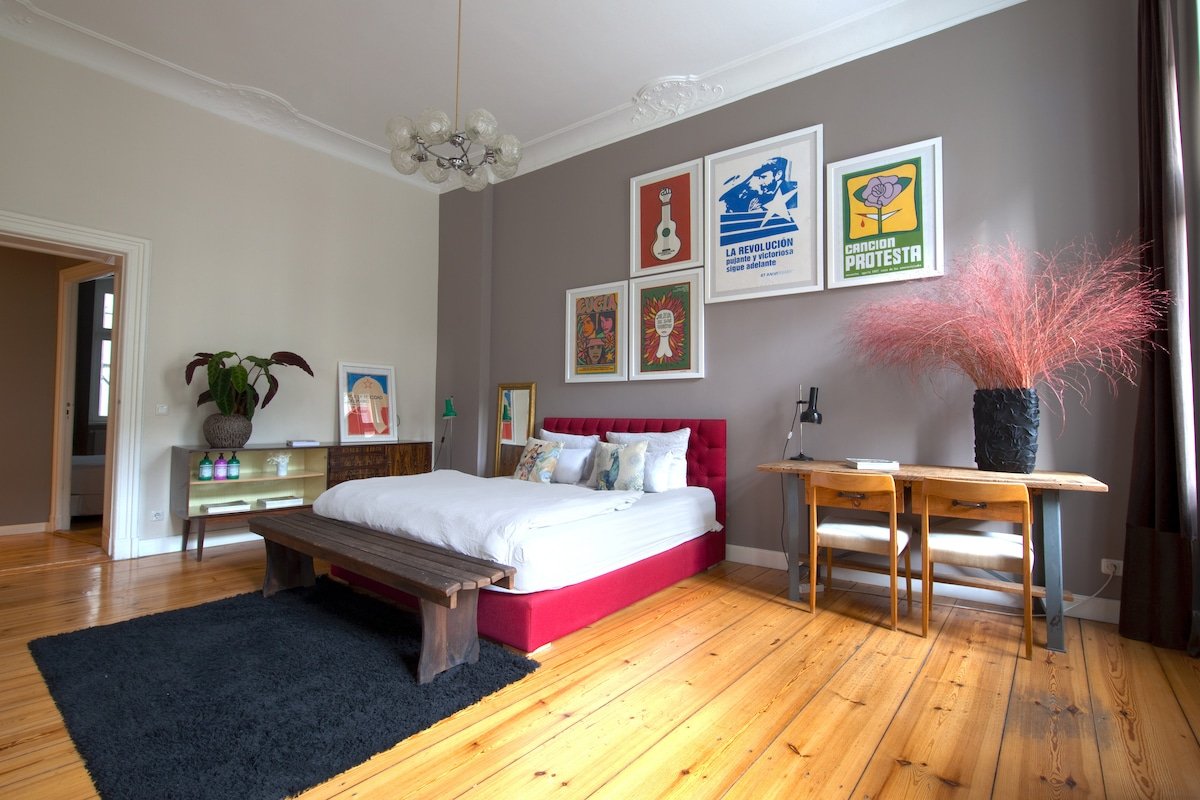 Linnen – Spacious Apartment near Mauerpark gallery image 5