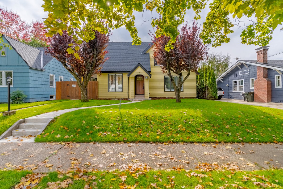 Salem Midtown Charmer!