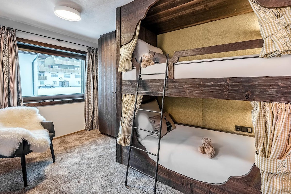 Nidus Apartment 4 gallery image 2