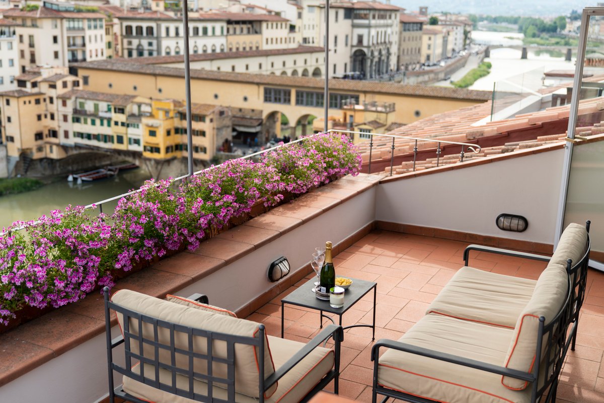 Ponte Vecchio Penthouse with breathtaking Terrace