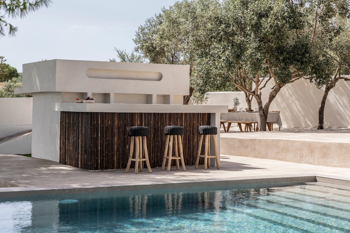 Bozonos Beachfront villa with Heated Pool gallery image 3