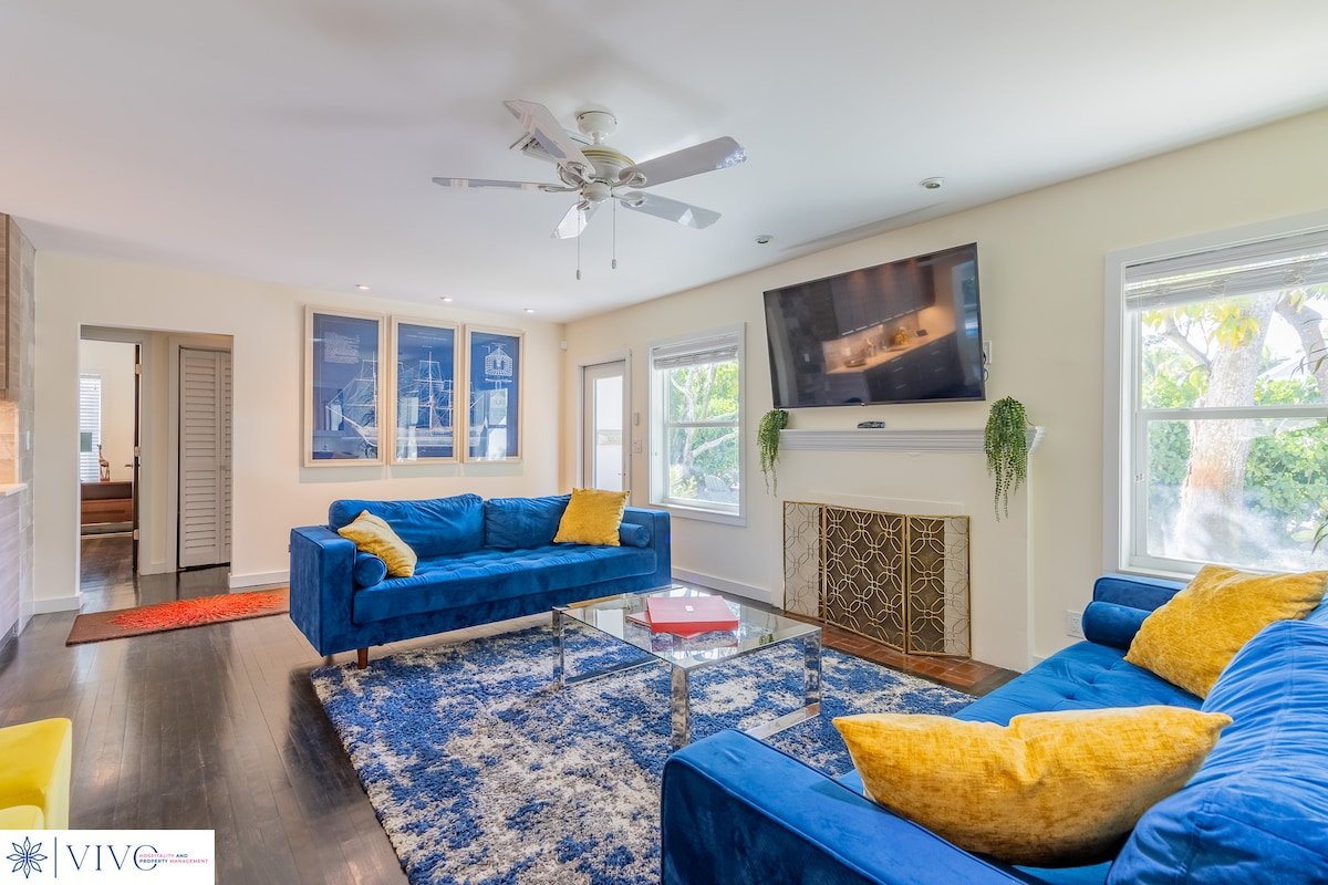 Modern Coastal Home Near Las Olas + Heated Pool gallery image 5