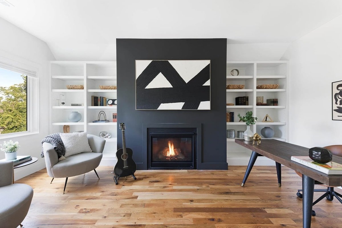 The Hadley House – Cozy Porch + Fenced in Backyard gallery image 4