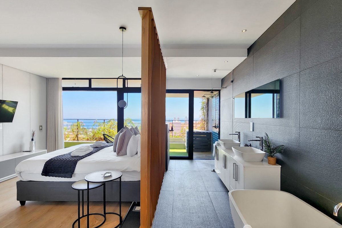 Exquisite 3 Bed With Incredible Views gallery image 5