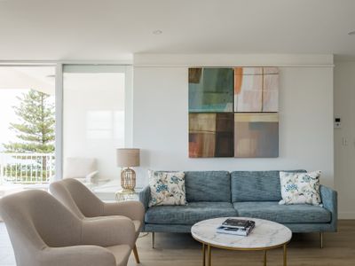 Stunning Beachfront Penthouse-Beach/District Views