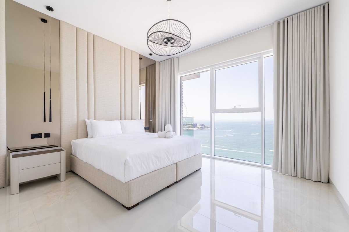 Luxury Coastal Escape: Bright 3BR Apt – La Vie JBR gallery image 5