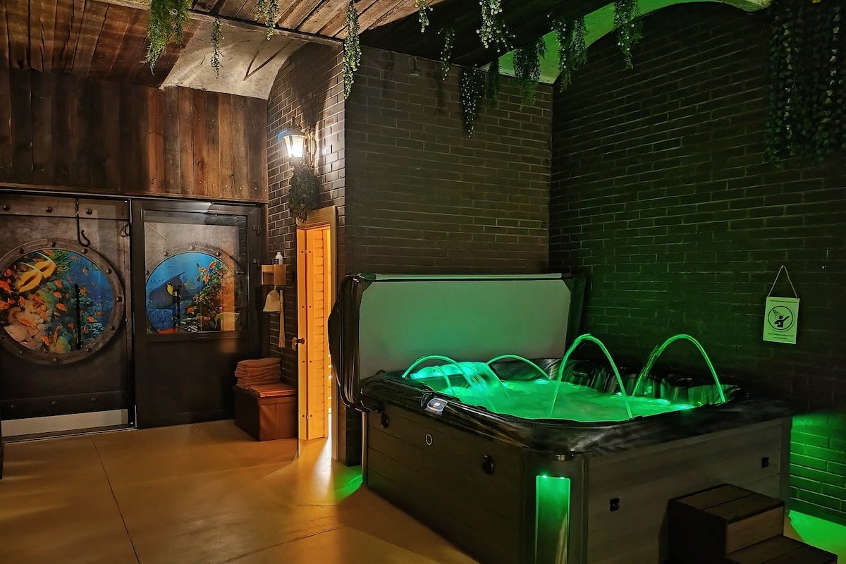 Ernests’ unique townhouse with sauna and hot tub gallery image 2