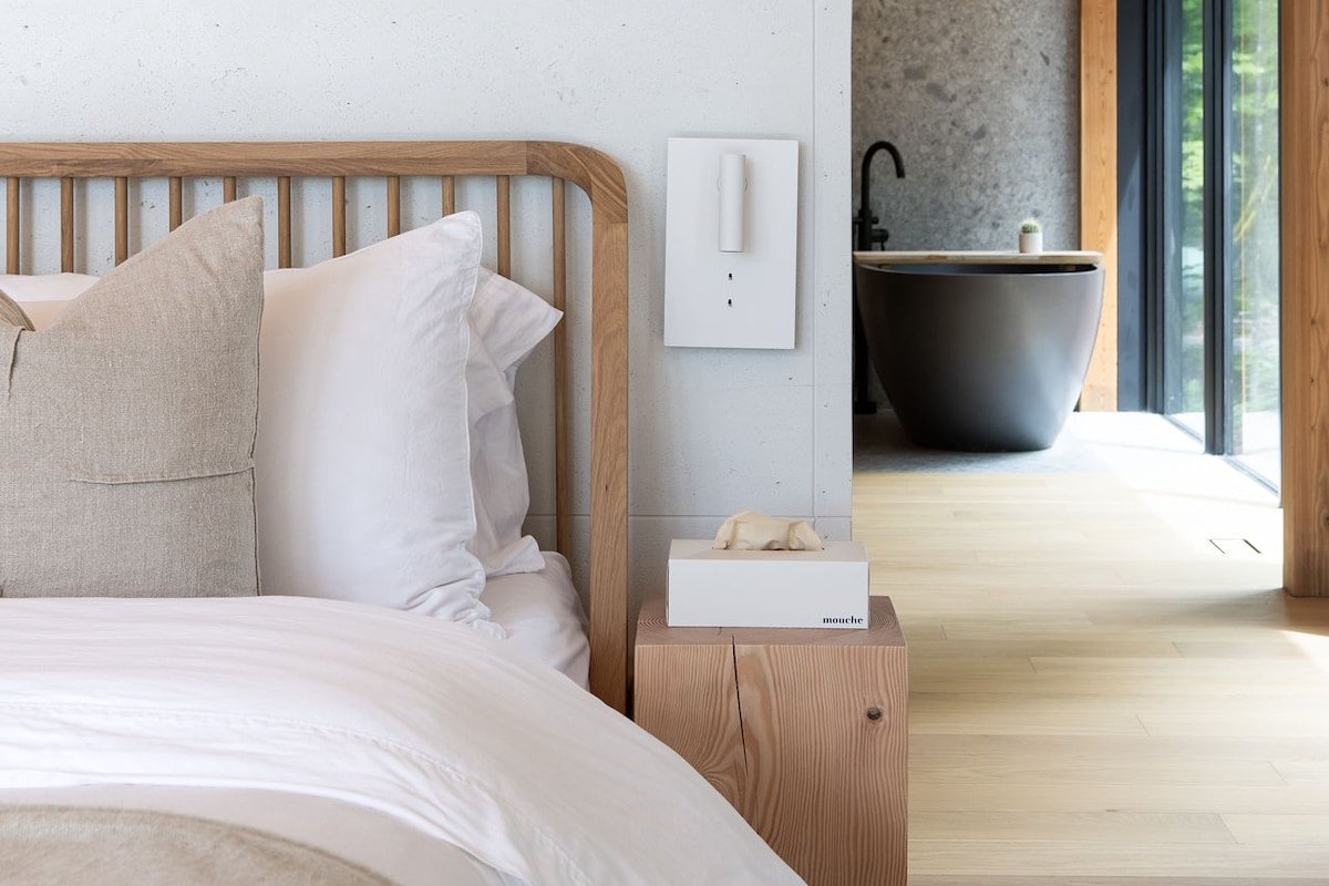 NEW – BirchHouse – Modern Lakefront Luxury gallery image 3