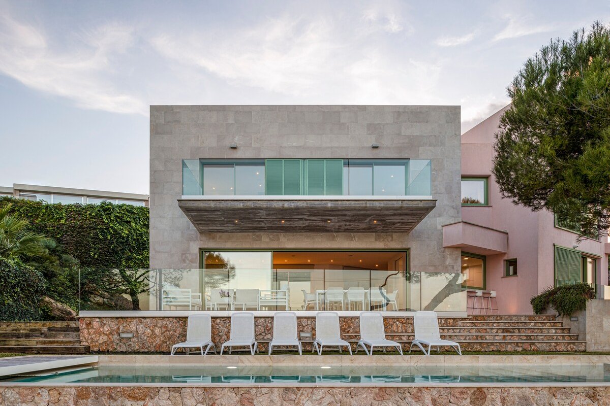 Front Line Villa with Heated Outdoor Pool gallery image 5