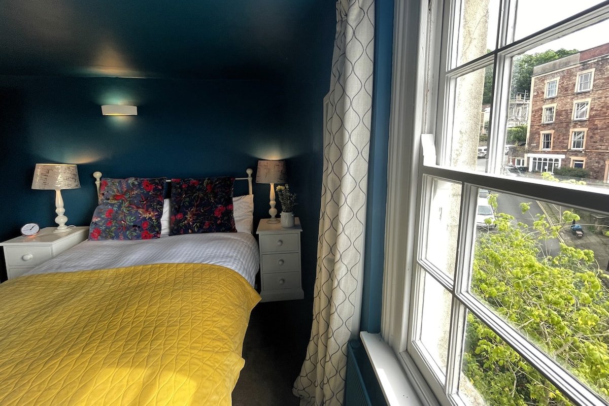 Fabulous Townhouse in Clifton gallery image 3