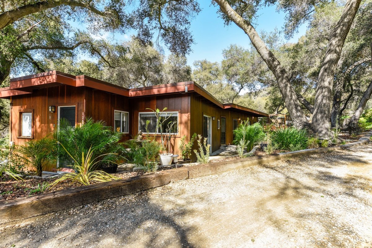 Unique Topanga Retreat 3-Building Compound gallery image 2