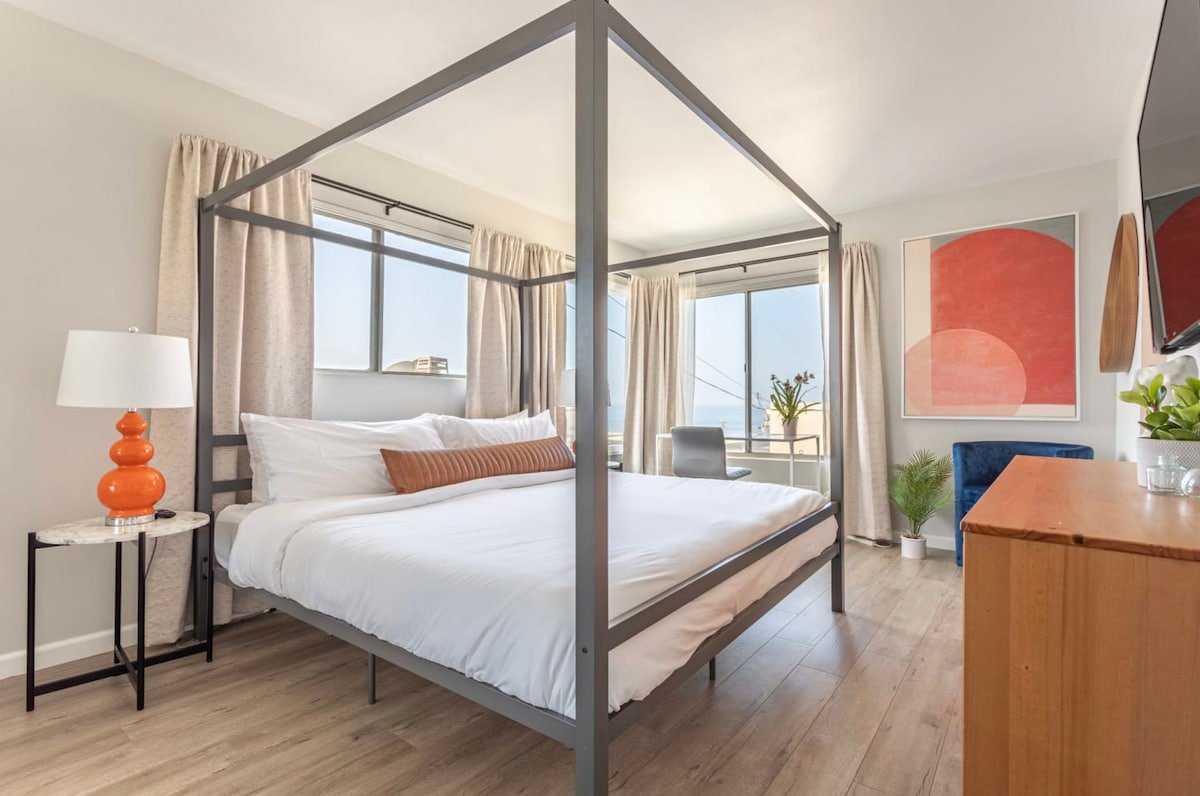 Ocean View 2-Story Home | Steps to Sand | Parking gallery image 3