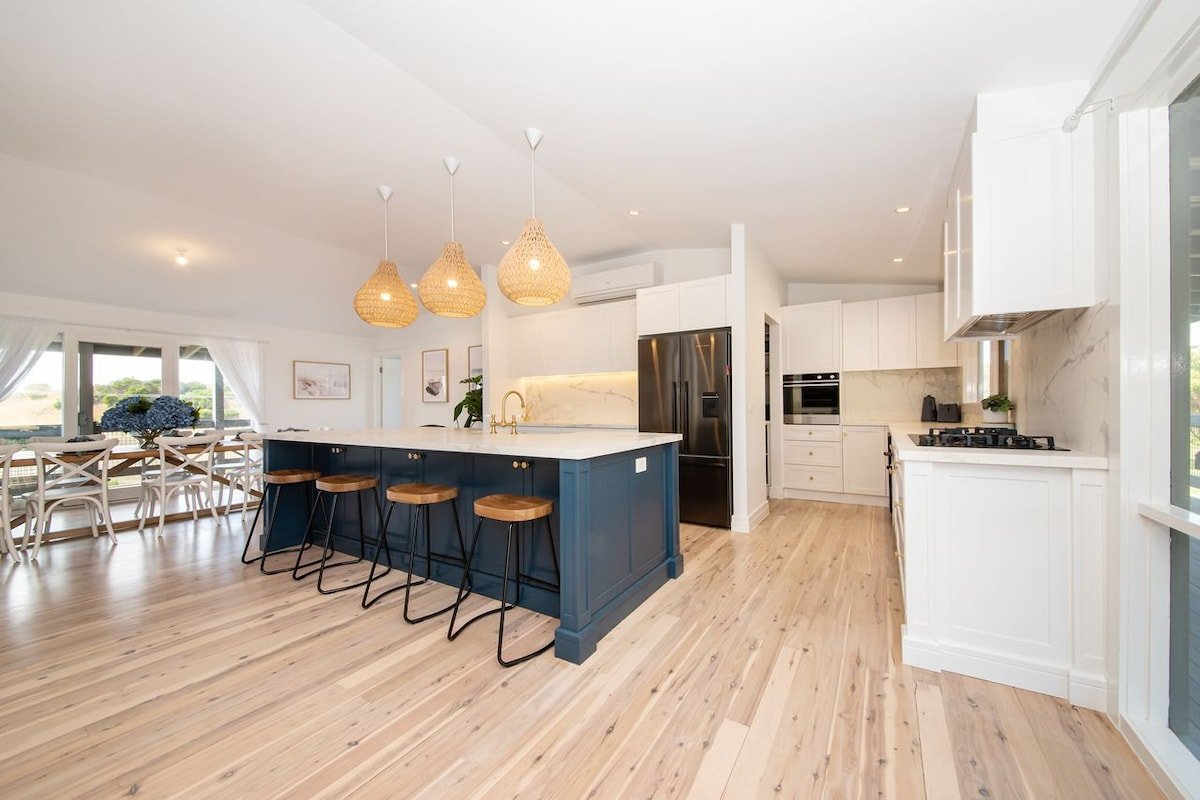 Dundas on the Beach at St Andrews gallery image 2