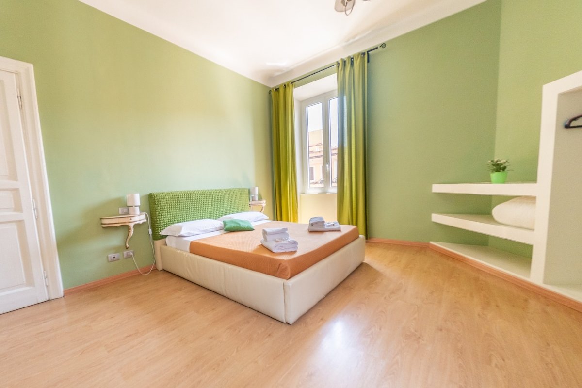 Lovely 4-bedroom apartment 30m SanGiovanni metro gallery image 5