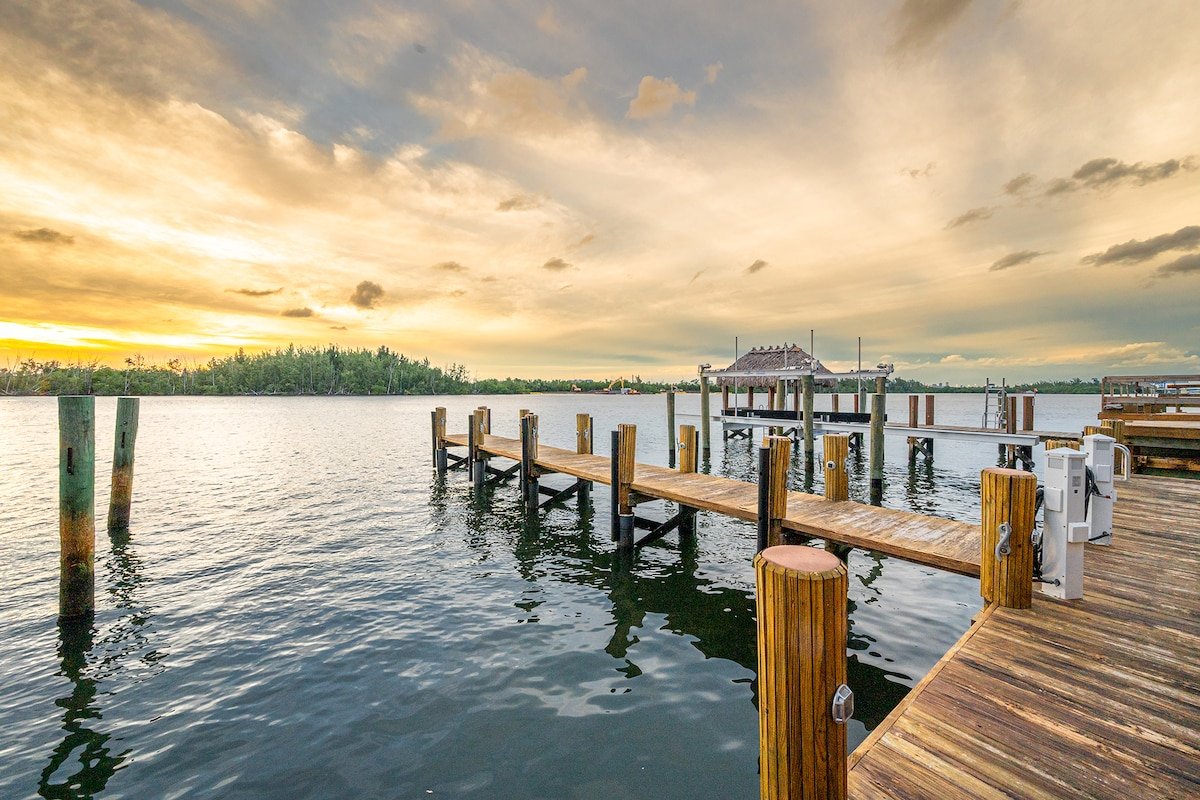 Waterfront 4BR Luxury Hollywood Beach Home & Views gallery image 2