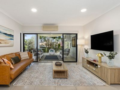 Home-like Boutique Garden Apt, A/C, parking.