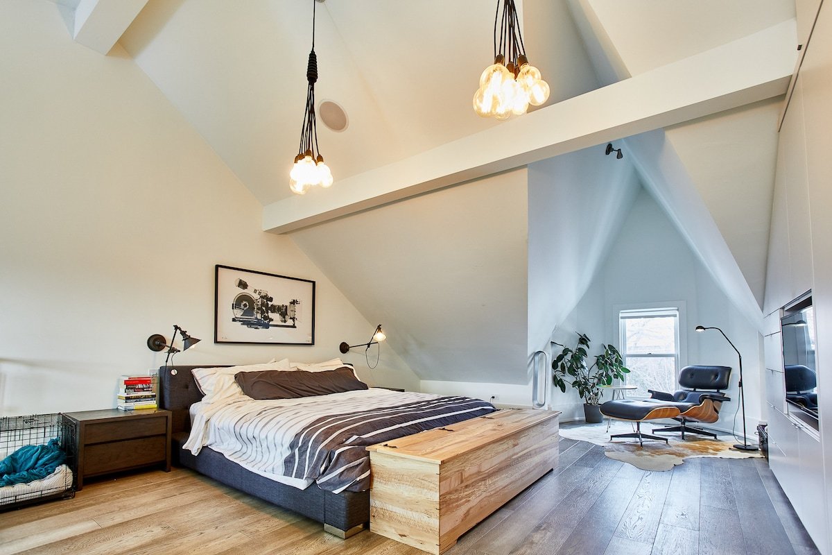 The Robert House: Masterpiece in Harbord Village gallery image 5