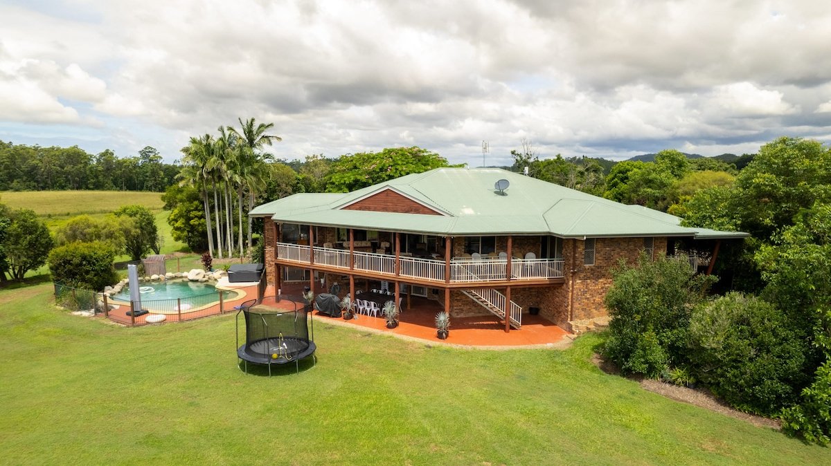 The Old Sugar Mill, Sunshine Coast. Sleeps 25 gallery image 3