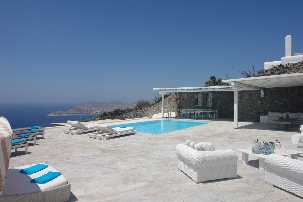 Overlooking the Greek archipelago gallery image 4