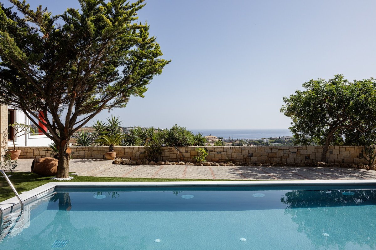 Veranda Sea View Villa, Walking Distance to Beach gallery image 5