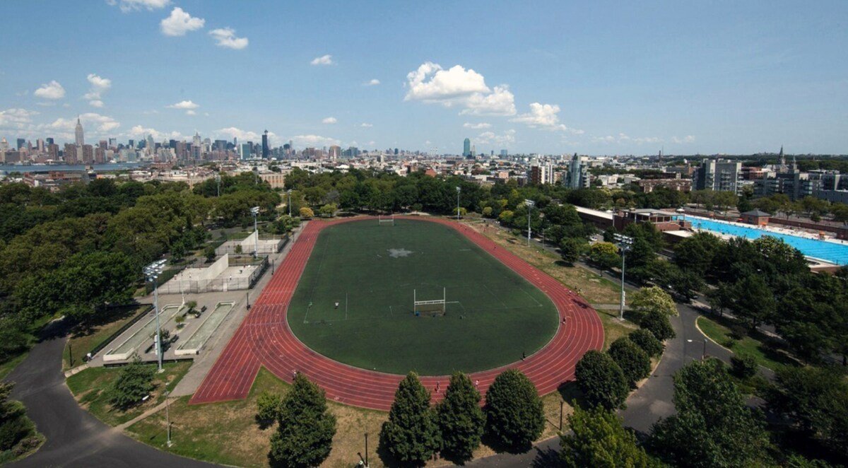 Lux Greenpoint PH 15 Foot Windows, Views& Terrace gallery image 5