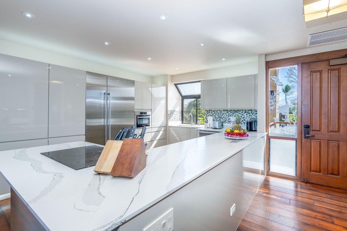 Oceanfront Penthouse Condo in Prime Location gallery image 5