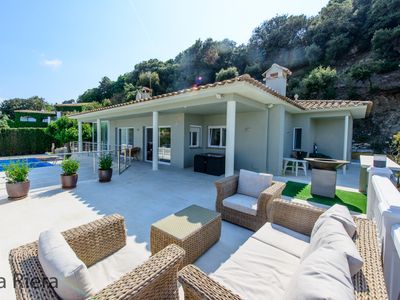Villa Sa Riera, beautiful 6 bedroom home, own pool
