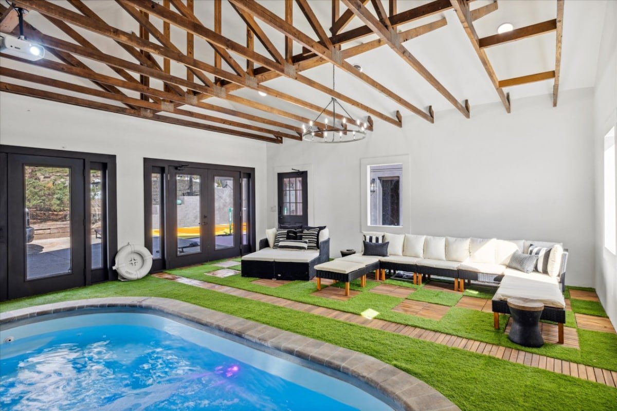 Luxury 8BR Cabin w/Pool, Hot Tub, Views & Arcade gallery image 2