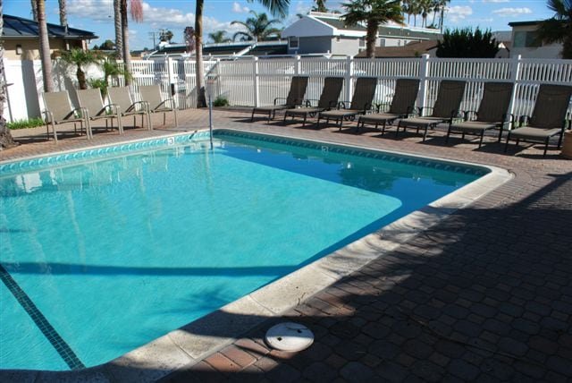 Awesome Pacific Beach Oceanfront 2 BR! – 603 gallery image 3