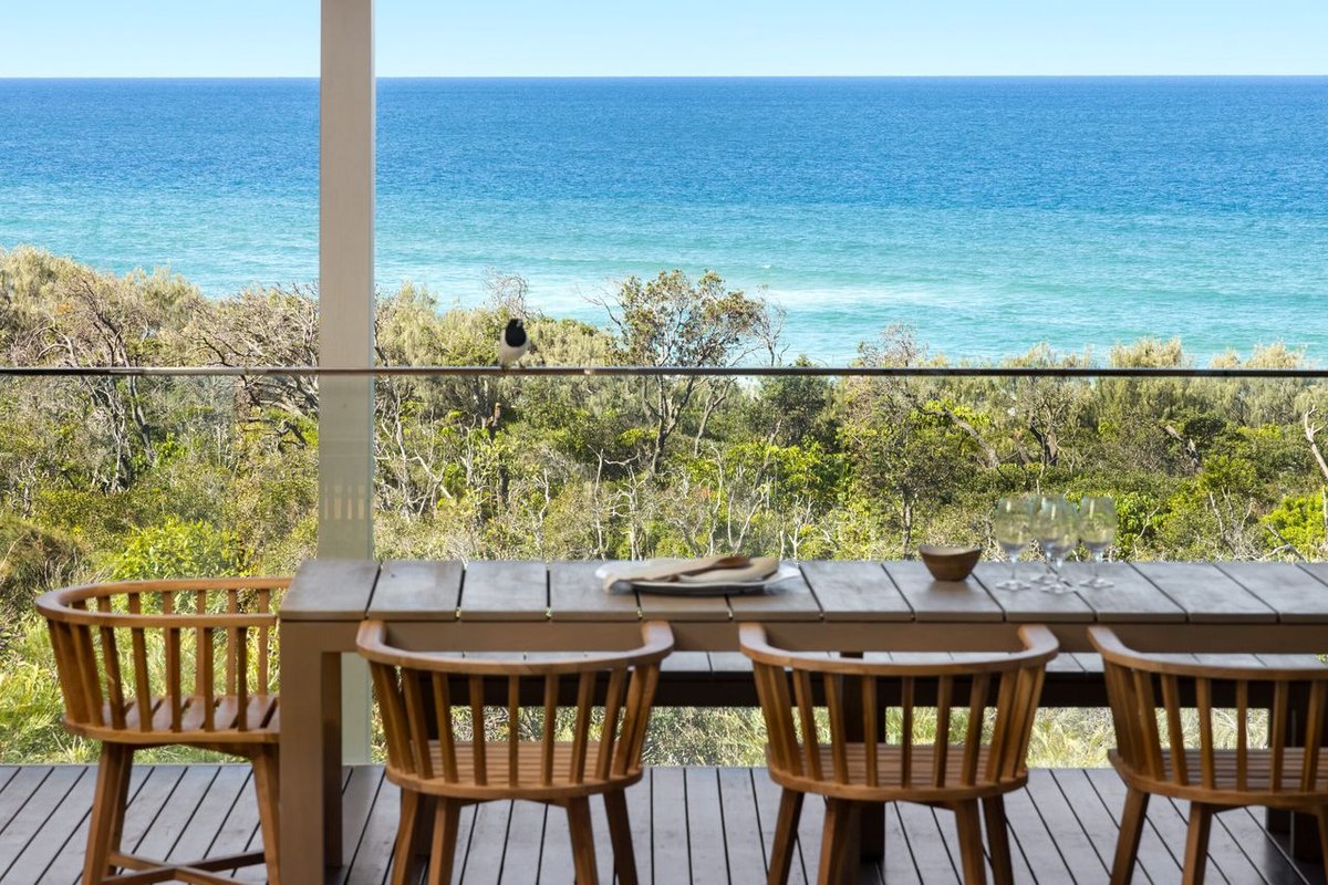 24 Noosa Dunes – Beachfront Luxury Home
