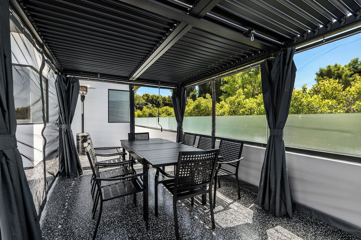 Los Angeles Modern with gym/pool and rooftop! gallery image 5