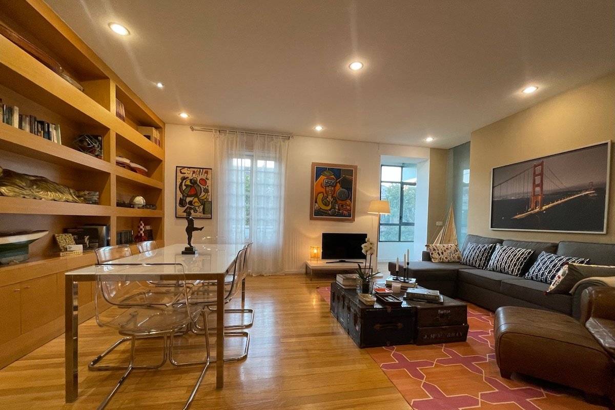 Spacious Exclusive Apartment in Madrid Golden Mile gallery image 2