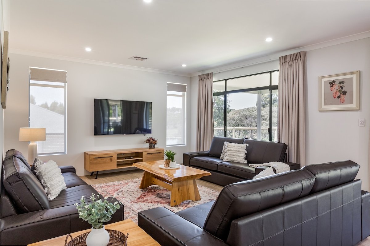 Wildgreen Villa—Lakeside Hideaway in Winery Estate gallery image 3