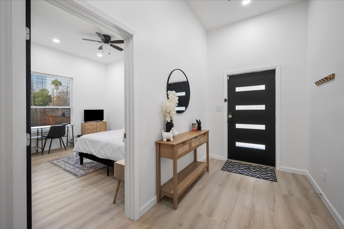 Main House + 2 Back Houses gallery image 3