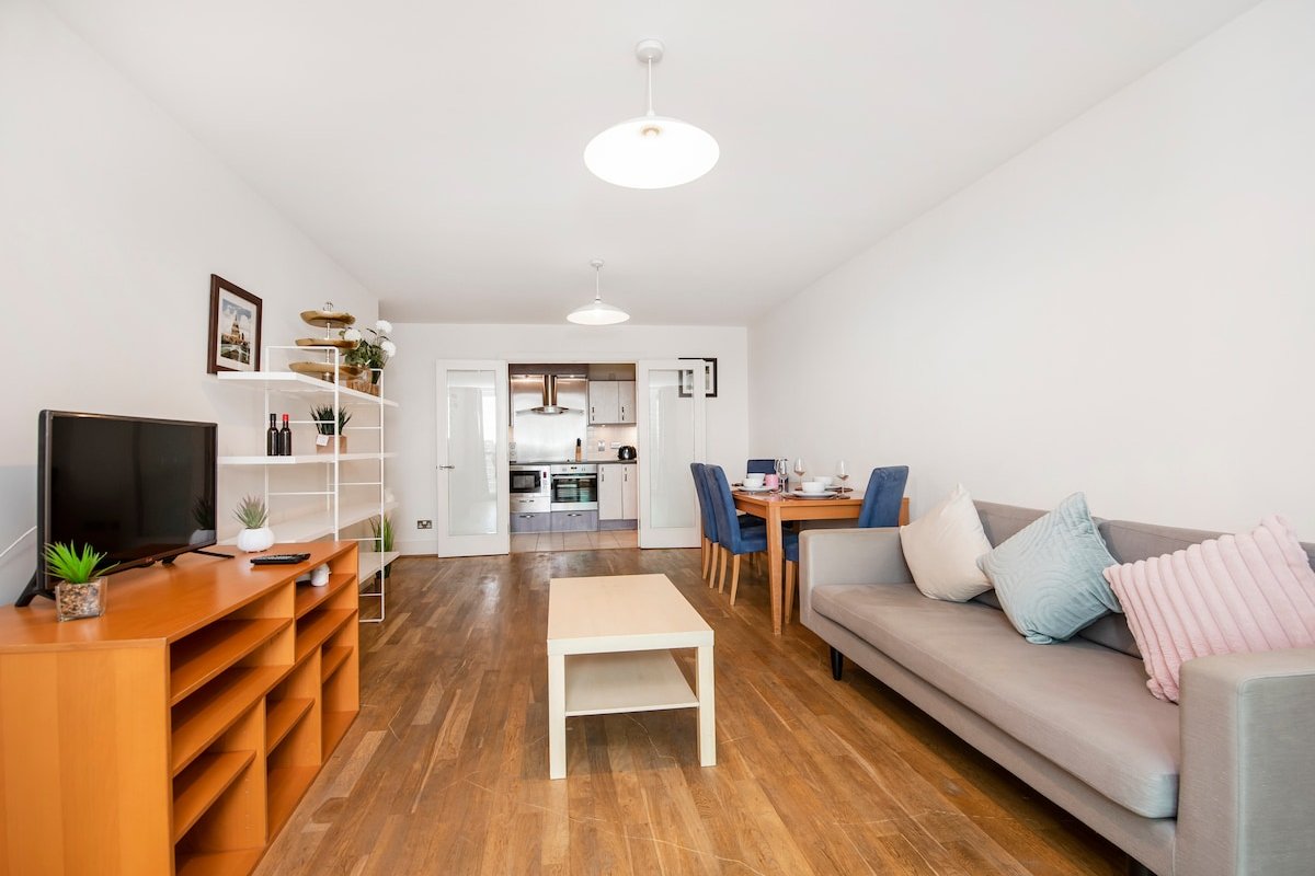 Amazing Thames River View Apartment gallery image 4