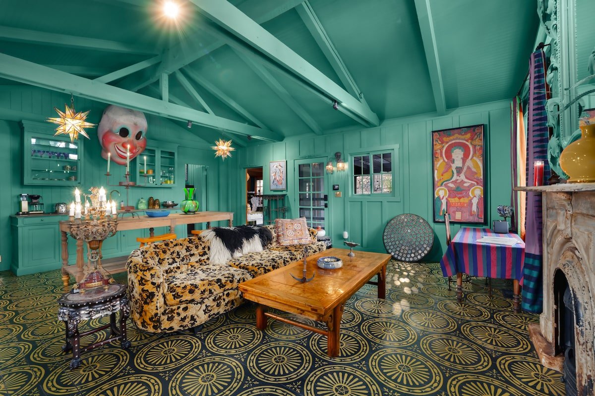 The Farmhouse with Cedar Hot Tub gallery image 2