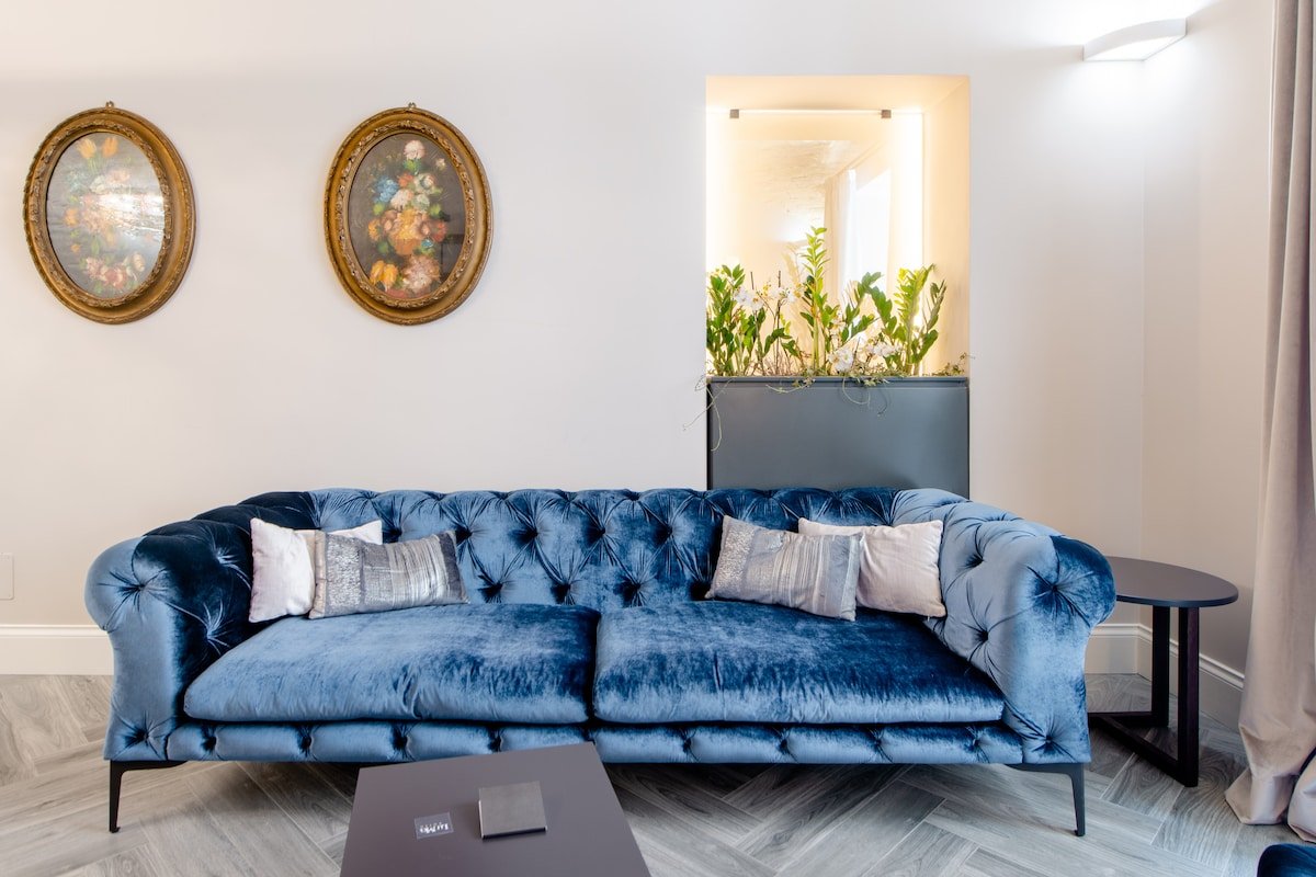 Luxurious Luma Suite Overlooking Via Veneto gallery image 2