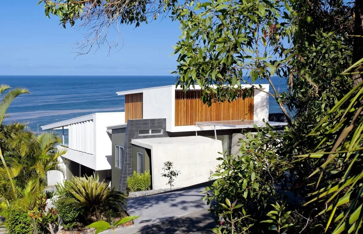 Coolum Bays Beach House, sleeps 12, ocean views gallery image 2