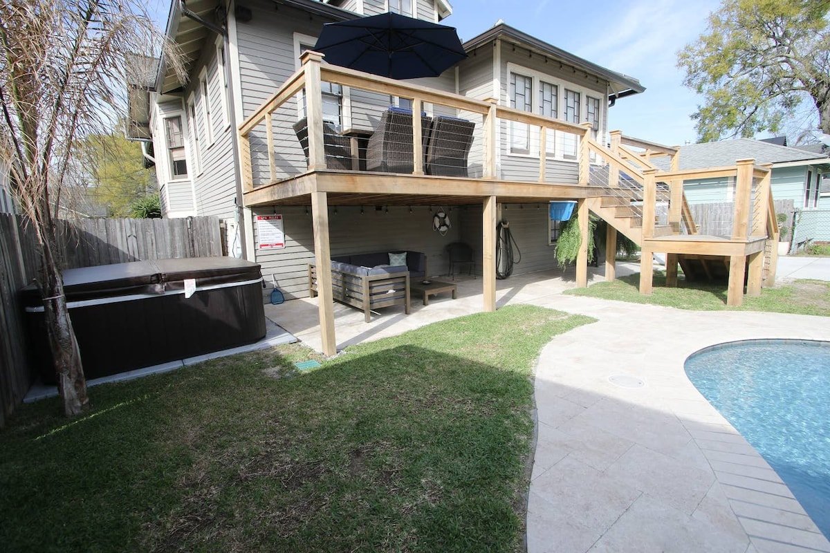 Gorgeous uptown 3 bedroom home w/pool and parking! gallery image 4