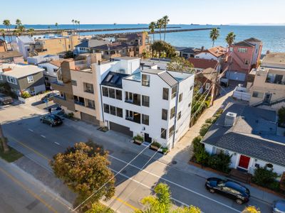 Luxury 4 Story home next to Alamitos Yacht Club