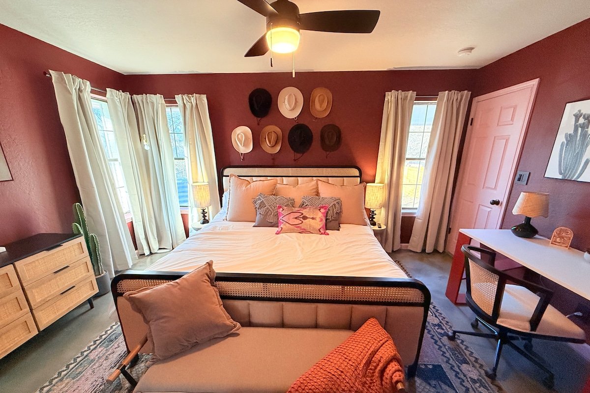 Pink Pony Club w Get Ready Stations; Near SoCo (A) gallery image 5