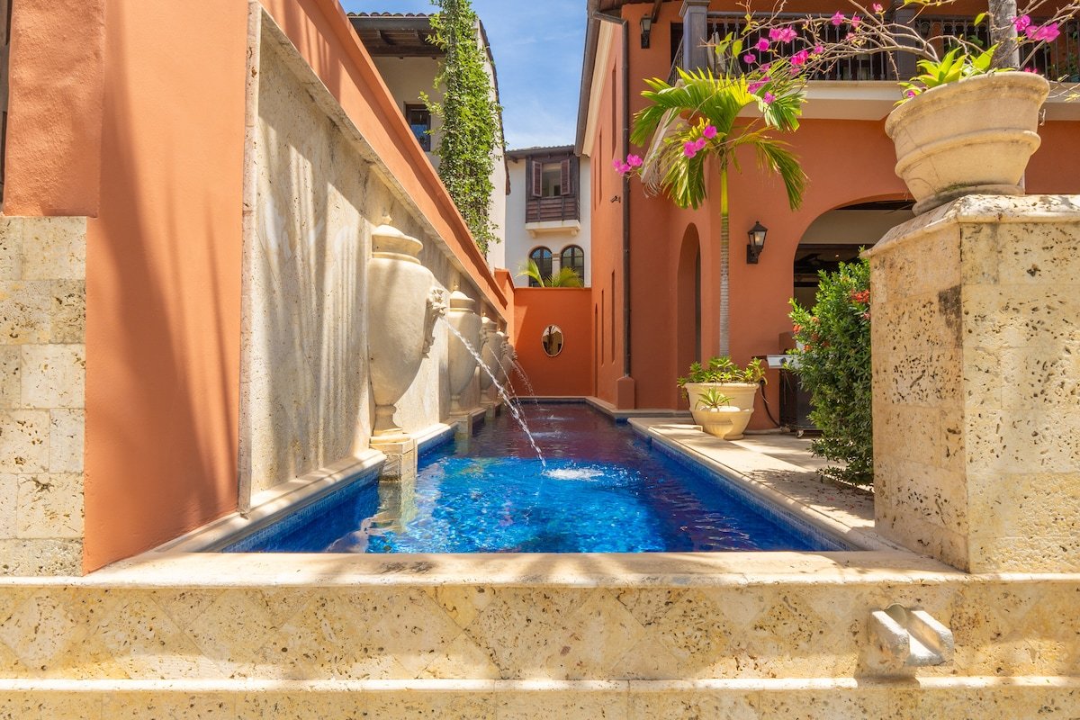 Oceanfront Villa With Pool & Beach Club -Casa Teja