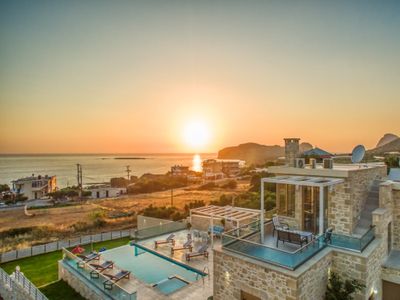 Villa Kore, close to the beach, pool, jacuzzi, BBQ