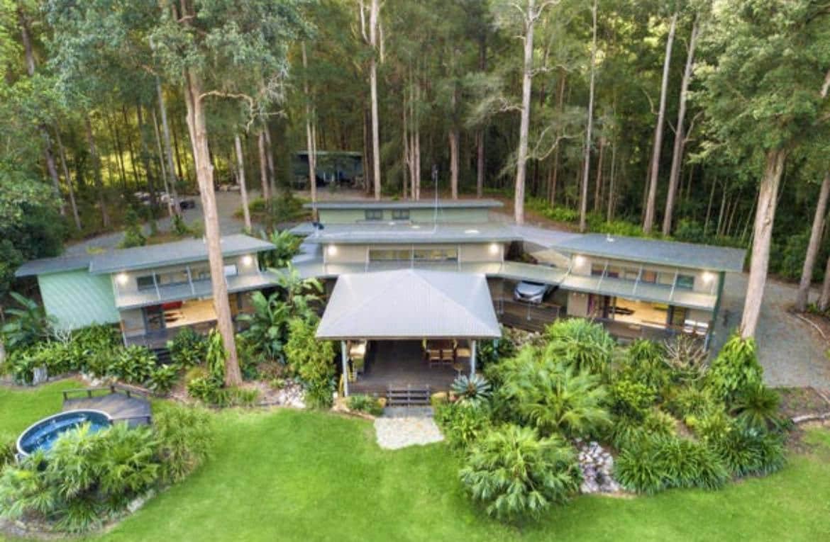 Exclusive Unique 6 BR Pavilion nestled on 15 acres gallery image 3